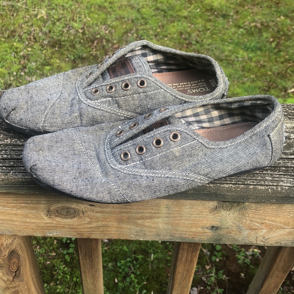 Toms Slip On Shoe. Brown with Glitter Threds. Size 8.5 W.